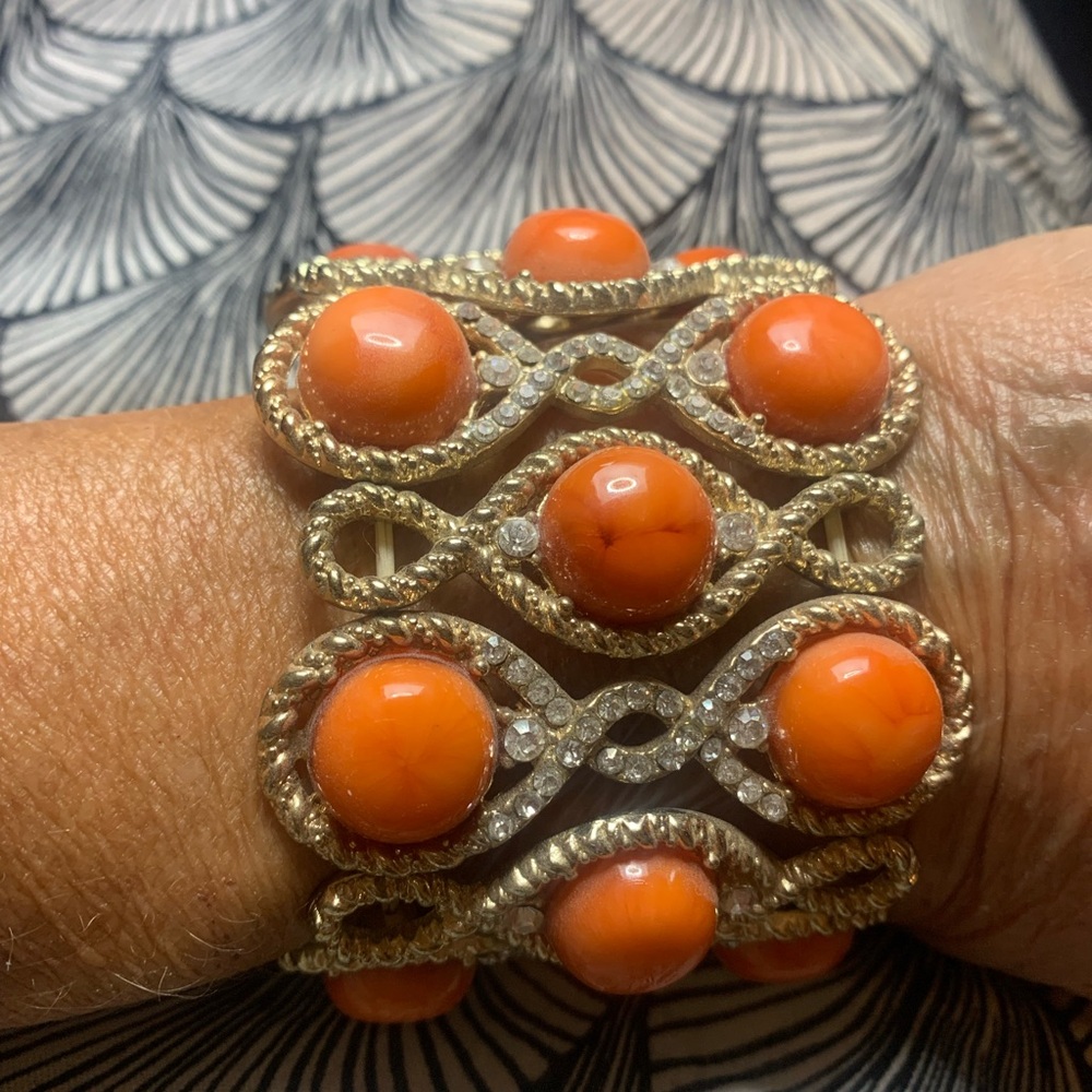 Elegant crystal and Gold Bracelet